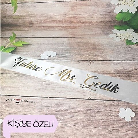 Gold Varak Baskılı Future Mrs Kişiye Özel Beyaz Kuşak