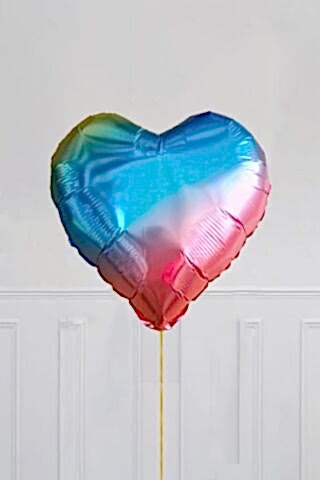 Gökkuşağı Renkleri Kalp Folyo Balon 18inç 45cm