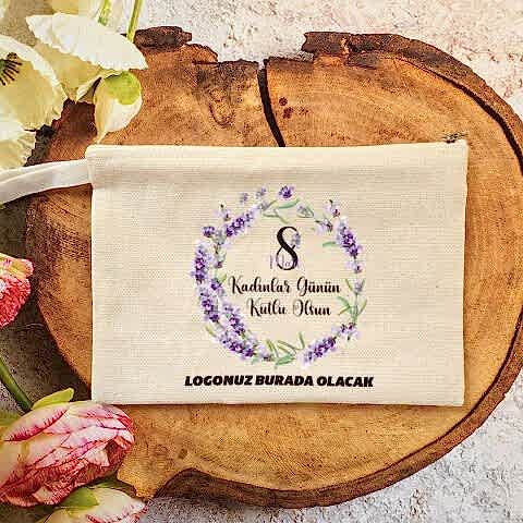 Makyaj Çantası 8 Mart Kadınlar Günü Logo Baskılı Lavanta Çiçekleri