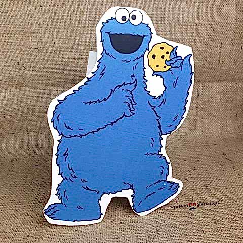 Kurabiye Canavarı Masa Üstü Ayaklı Maket 25cm