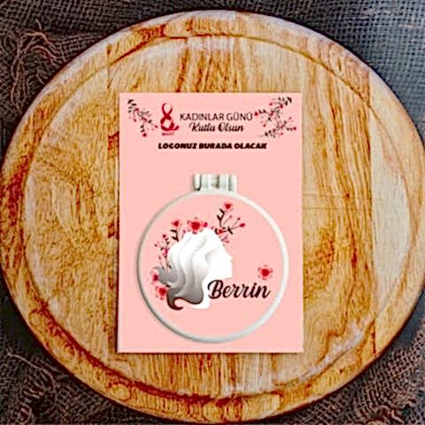 Tek Tek İsimli Kırmızı Çiçekler Kadın Silüeti 8 Mart Hediyelik Ayna