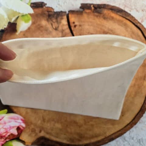 Plastik Aynalı Kadınlar Günü Hediye Seti Kadın Silüeti 8 Mart Hediyelik Ayna Toka Çanta