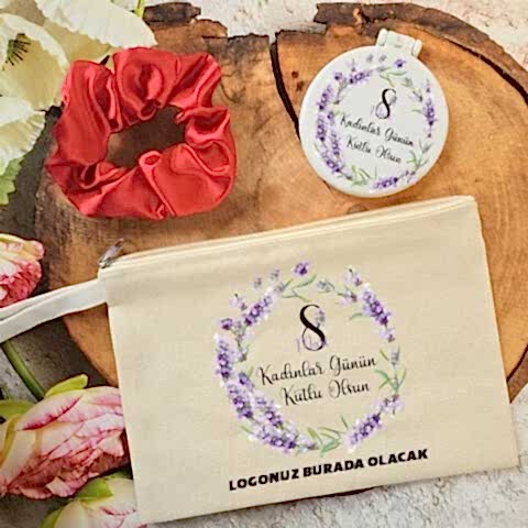 Plastik Aynalı Kadınlar Günü Hediye Seti Lavanta Çiçekleri 8 Mart Hediyelik Ayna Toka Çanta