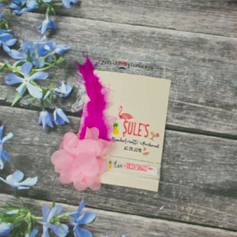 Flamingo Aloha Temalı Fuşya Tüylü Çiçekli Bileklik