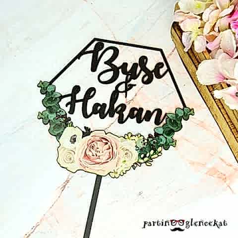 Soft Gold Konsept Özel Baskılı Pasta Üstü İsimli Süs