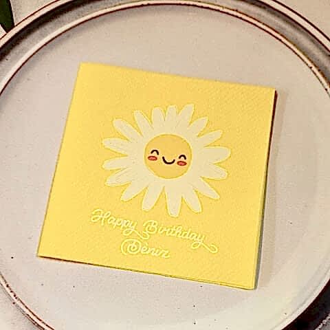 Papatya Gülen Güneş Konsept Dokulu Sarı İsme Özel Kare Peçete