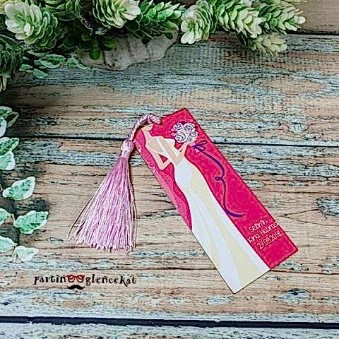 Beyaz Elbiseli Konsept Hediyelik Kitap Ayracı