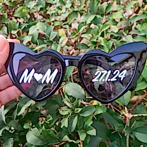 Kişiye Özel İsimli Siyah Kalpli Güneş Gözlüğü