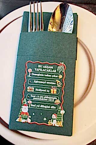 Kumaş Dokulu Yeşil Yılbaşında Yapılacaklar Baskılı Cepli Yılbaşı Peçetesi 6lı Paket