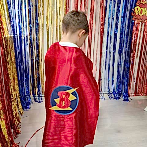 Kişiye Özel Baskılı Super Kahraman Kırmızı Pelerin