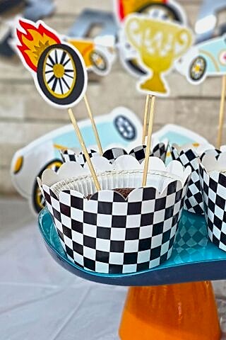 Yarış Konsepti Siyah Beyaz Dama Desen Cupcake Sargısı 10'lu