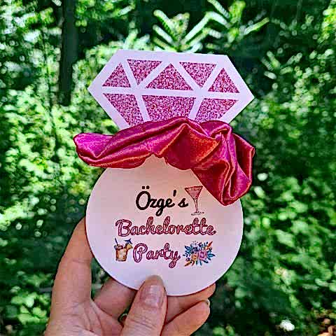 Pembe Glitter Çiçekli Konsept Hediyelik Saten Toka