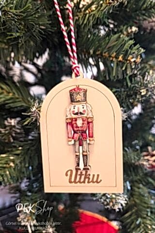 İsme Özel Kurşunasker Figürlü Ahşap Yılbaşı Ağaç Süsü İsimli Çam Ağacı Süsü