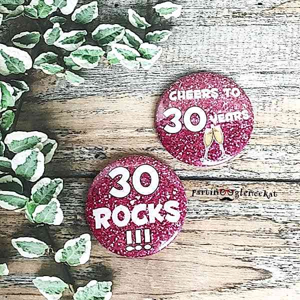 Pembe Parıltılı Konsept Kişiye Özel Doğum Günü Rozeti