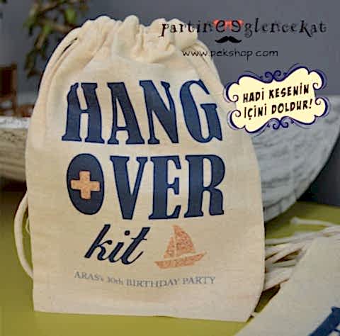 Lacivert - Gold Konsept Kişiye Özel Baskılı Hangover Kit Kesesi