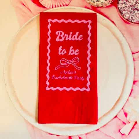 Kırmızı Pembe Fiyonk Konsept Bekarlığa Veda Baskılı Kırmızı Peçete