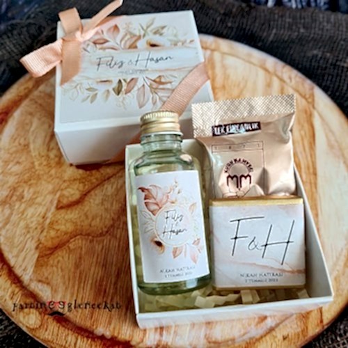 Rose Gold Yapraklı Konsept Kolonya Kutulu Set Hediyelik