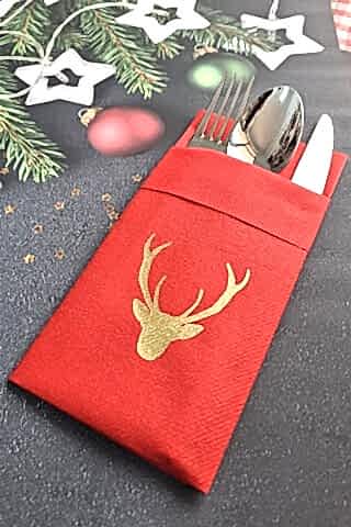 Kumaş Dokulu Kırmızı Peçete Gold Varak Geyik Kafası Yılbaşı Sofrası - Yeni Yıl Peçetesi