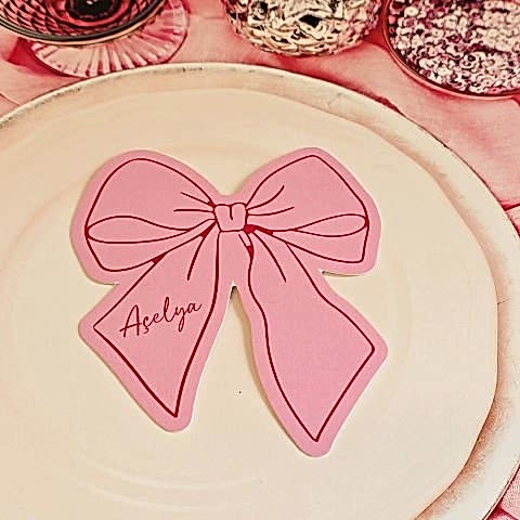 Kırmızı Pembe Fiyonk Konsept Tek Tek İsimli Fiyonk Şeklinde Kart