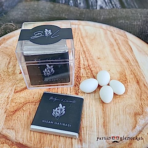 Zarif Yapraklı Konsept Çikolatalı Şekerli Mika Kutu Hediyelik