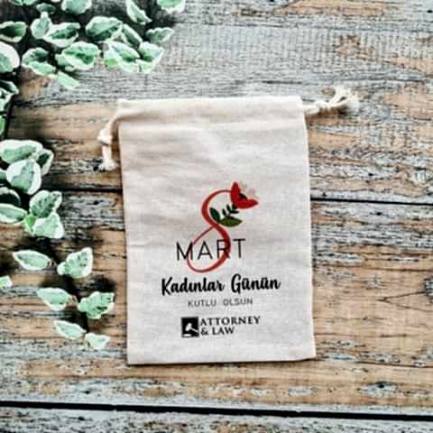 Kırmızı Çiçekli 8 Mart Kadınlar Günü Hediye Kesesi Şirket Logolu