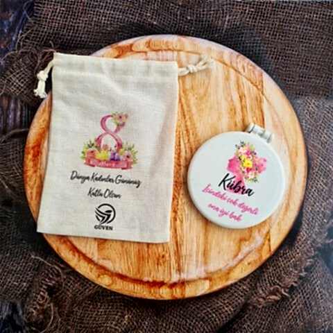 Tek Tek İsimli Pembe Kadın Silüeti 8 Mart Hediyelik Ayna