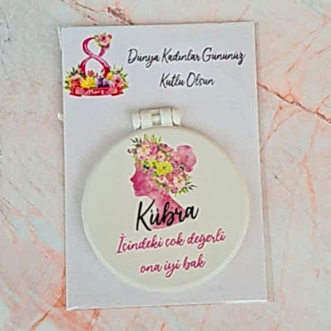 Tek Tek İsimli Pembe Kadın Silüeti 8 Mart Hediyelik Ayna