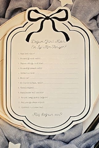 Siyah Beyaz Fiyonk Konsept Doğum Günü Kızını Kim Tanıyor Oyun Kartı