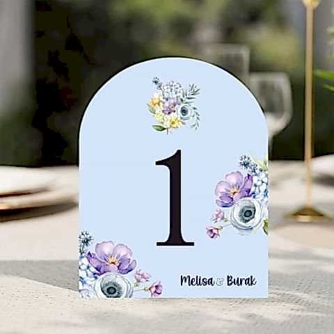 Mavi Lila Çiçekler Konsept Masa Numara Kartı