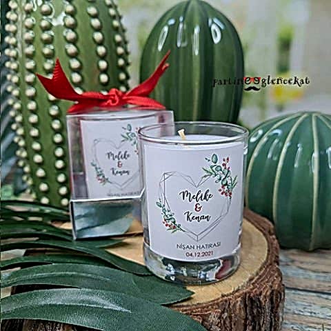 Okaliptus Kırmızı Çiçekler Konsept Mum Hediyelik